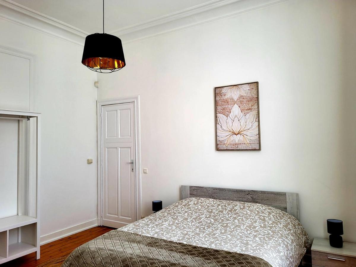 Brussels Bed & Blockchain Private Rooms With Shared Bathroom Etterbeek Exterior foto