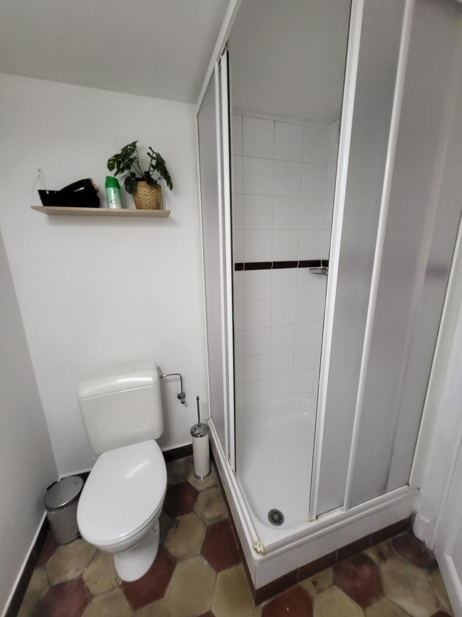 Brussels Bed & Blockchain Private Rooms With Shared Bathroom Etterbeek Quarto foto