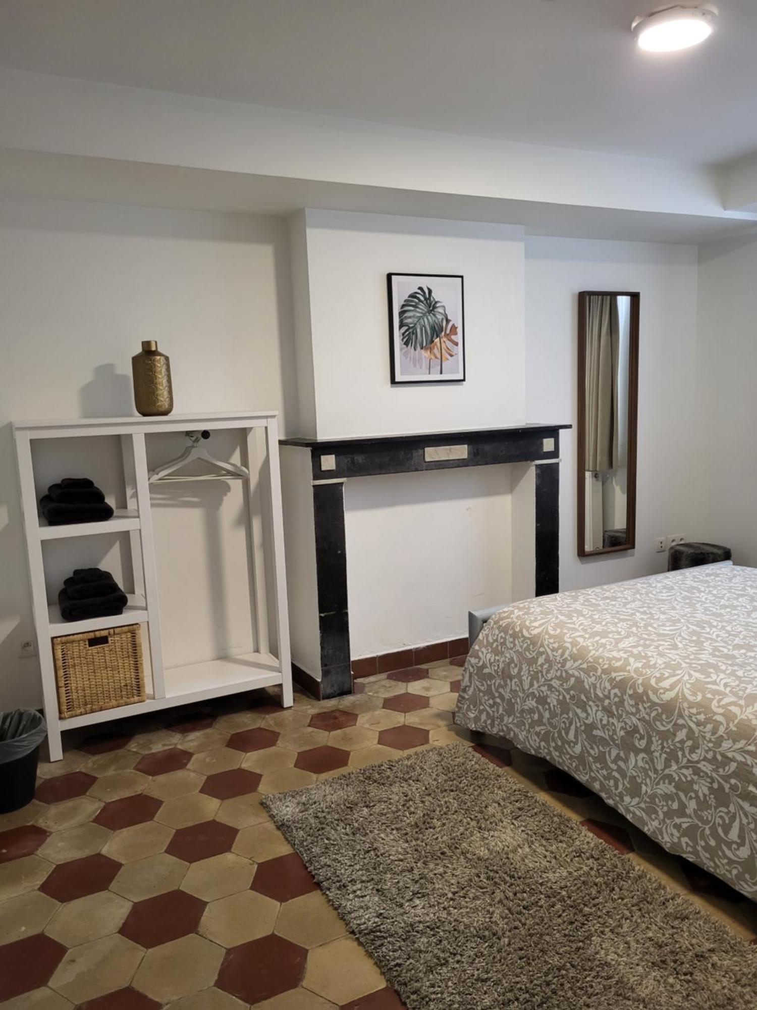 Brussels Bed & Blockchain Private Rooms With Shared Bathroom Etterbeek Quarto foto