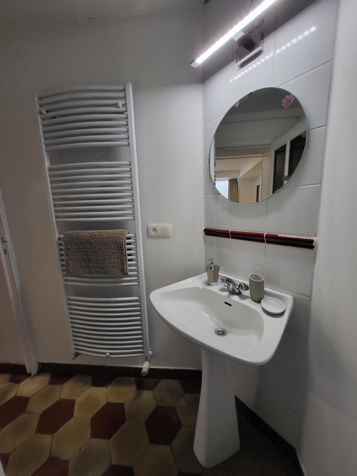 Brussels Bed & Blockchain Private Rooms With Shared Bathroom Etterbeek Quarto foto