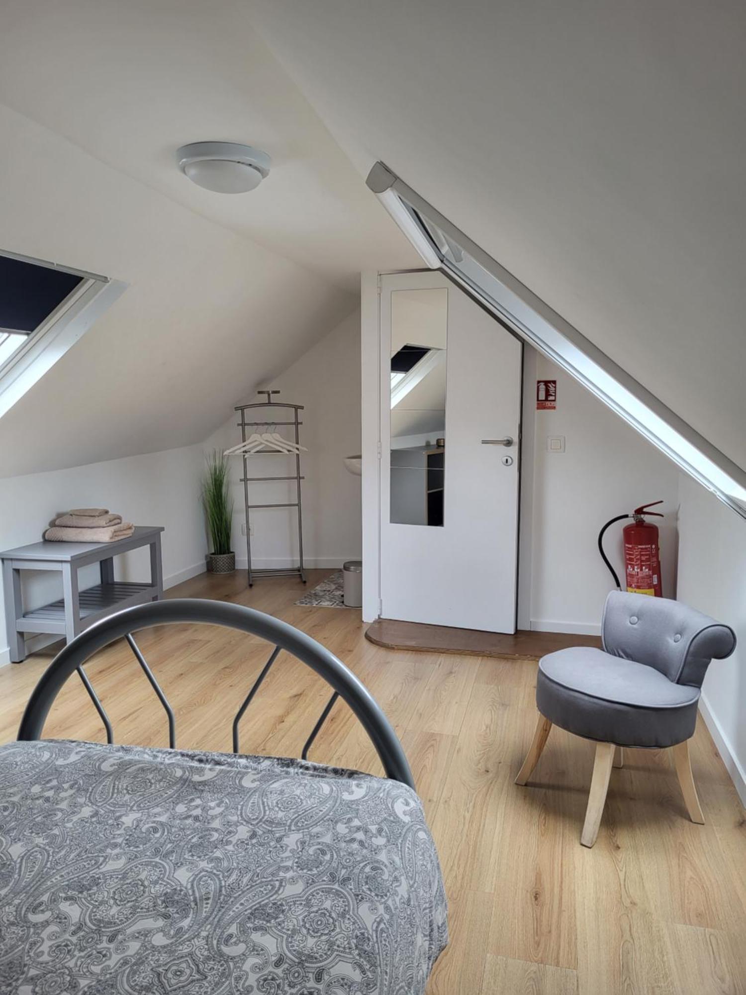 Brussels Bed & Blockchain Private Rooms With Shared Bathroom Etterbeek Exterior foto